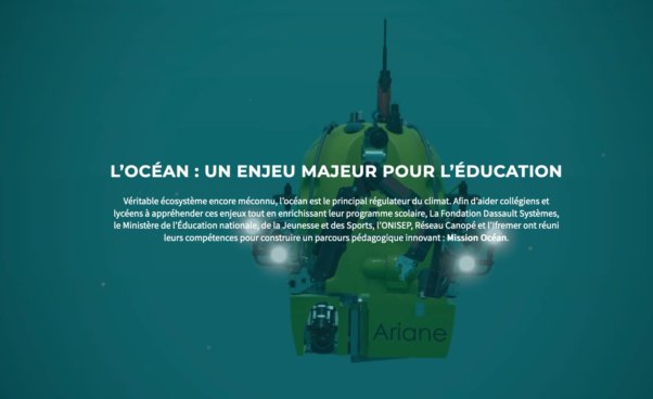 Découvrez la conception innovante d'un véhicule sous-marin présenté dans notre série éducative sur l'océan sur un fond bleu sarcelle captivant. Limbus Studio