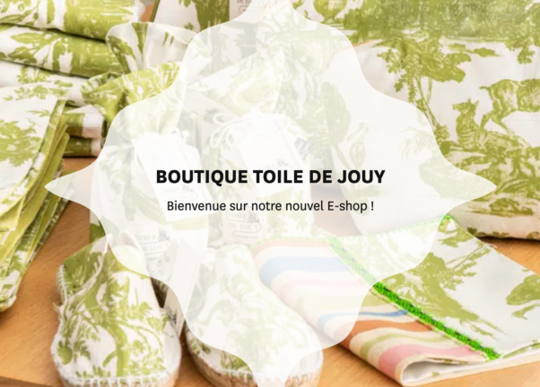 Diverses toiles de jouy vertes et blanches avec le texte "Bienvenue sur notre nouveau E-shop !" élégamment affiché au centre. Limbus Studio