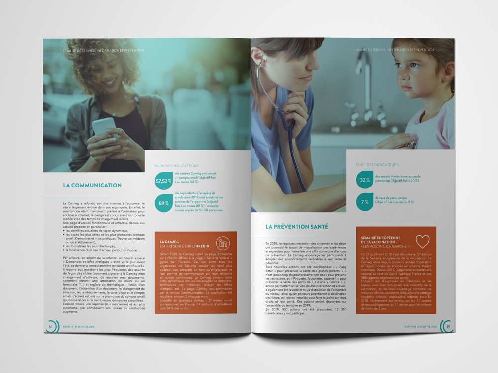Magazine ouvert avec des articles sur la communication et la prévention en santé, mettant en vedette un médecin et un enfant, élégamment conçu pour offrir une expérience de lecture fluide. Limbus Studio